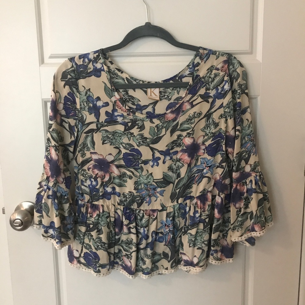 Kinnucans floral top